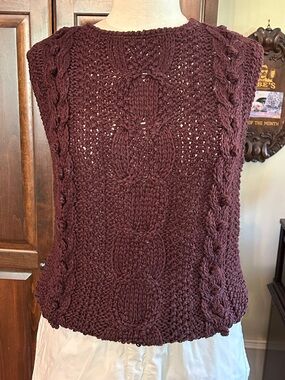 1980’s Images Sz M Hand Knit Sleeveless Sweater in Deep Purple